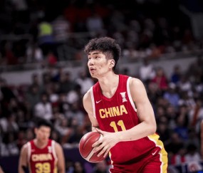 余嘉豪：中国篮球需要跟着世界篮球潮流去走，这条路还很长