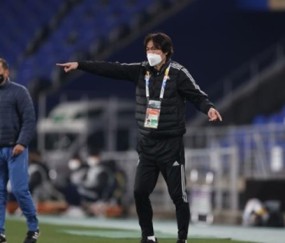 BOB半岛官网-新冠袭蔚山17人出战亚冠晋级 洪明甫又当爹又当妈