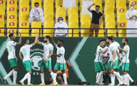 BOB半岛官网-国足对手之沙特：新老交替遇瓶颈 亚足联有亲爹？